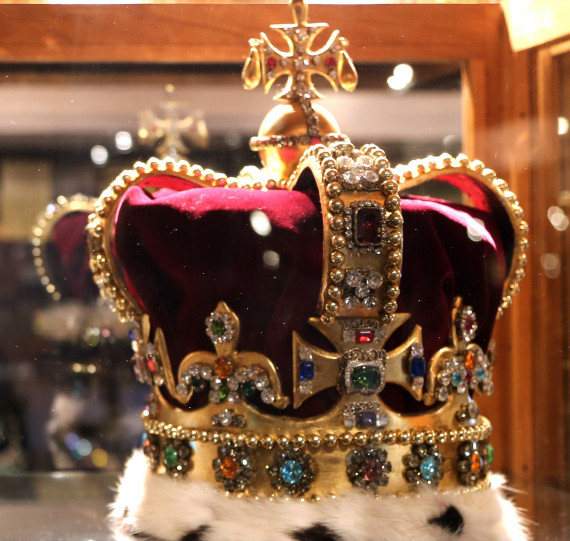handgefertigte Repliken der berühmtesen Kronjuwelen Europas